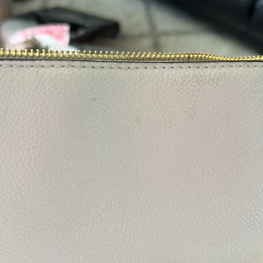 Michael Kors white pebbled crossbody bag - Picture 8 of 8